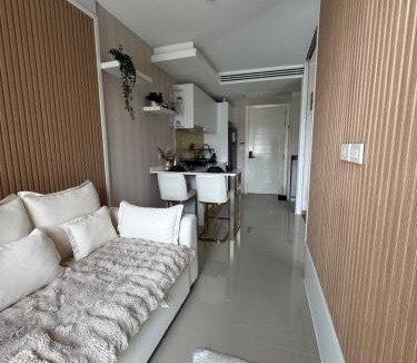 Phuket Apartment | Luxury One-Bedroom Apartment in the Heart of Phuket