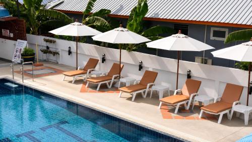 Nanai Road House | Rabbit Mansion Patong Hotel