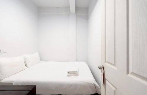 Wat Bowon Niwet Apartment | Mitr nari khaosan