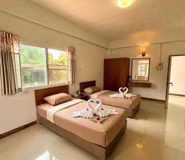 Chanthaburi Hotel | New โรงแรมบ้านสวนฟ้าใส