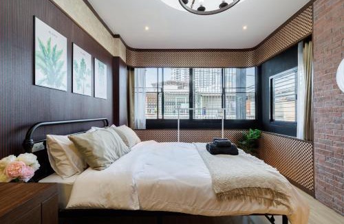 Khlong Ton Sai Apartment | Spacious 3BR Home for 6 only 10 min to BTS, River & ICONSIAM
