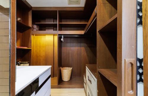 Khlong Ton Sai Apartment | Spacious 3BR Home for 6 only 10 min to BTS, River & ICONSIAM