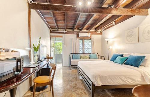 Bangkok Yai House | Cozy Wooden Home Kitchen&Washer 5 Min Wat Arun
