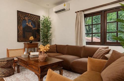 Chang Phueak Villa | 8BR VillaTaraja-Old City Retreat-Private Pool-Jacuzzi