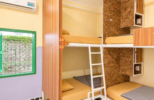 Vang Vieng Hostel | Golden Dragon Backpackers Hostel