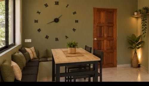 Haad Pleayleam Villa | Sun Rock bungalow