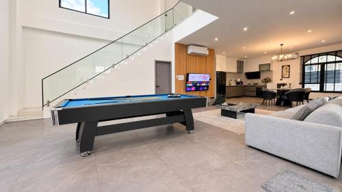 South Pattaya Villa | Luxury 5BR Pool Villa KTV&BBQ Near Walking Street