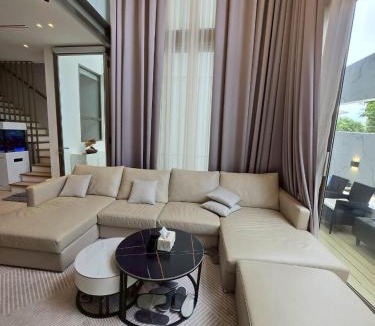 Chan Kasem Villa | Luxury 35 Village, Ladprao 35
