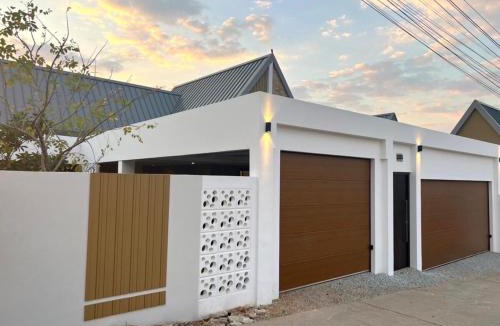Pong Villa | 3BR Luxurious Pool Villa, 10 minutes from Jomtien