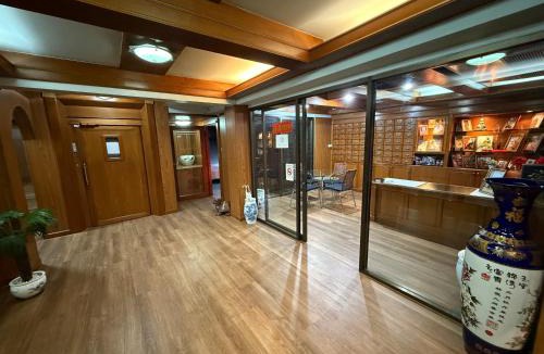 Rong Muang Hostel | Private rooms in Phatumwan Chula near Samyan, Chinatown, Jay-o Siam center, Central world middle of Bangkok
