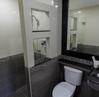 Chom Phon Hotel | Q Space Residence
