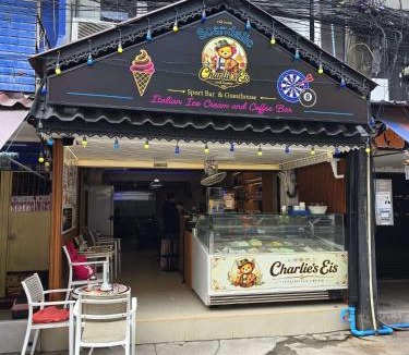 Central Pattaya House | Scandalic Charlie's Eis Bar and Guest house