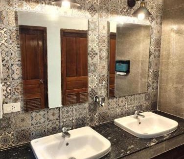 Thakhek Hostel | Nam Phou Hostel