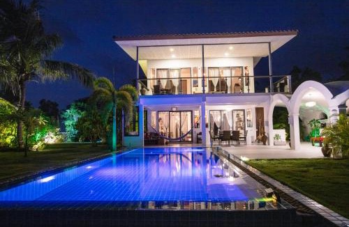 Baan Tai Apartment | The White House Beachfront Apartments