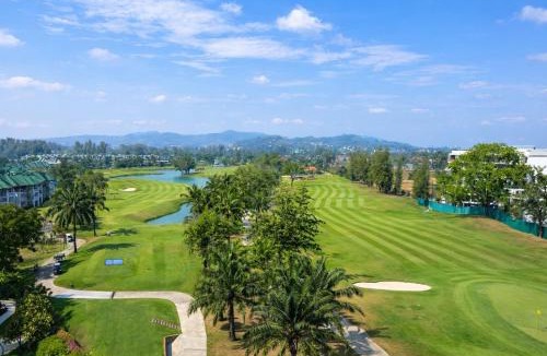 Laguna Apartment | Family 2BR in Laguna Golf View Skypark Pool