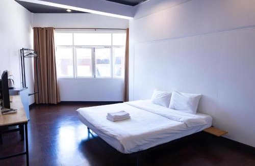 Chang Moi Apartment | Bye Inn Thaphae Chiang Mai - กำแพงดิน
