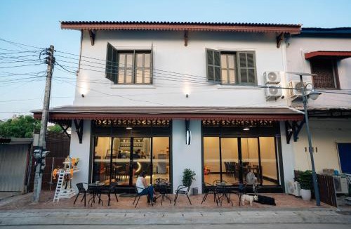 Thakhek Hostel | Nam Phou Hostel