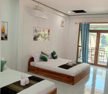 Nong Khiaw House | Views Backpackers Hostel