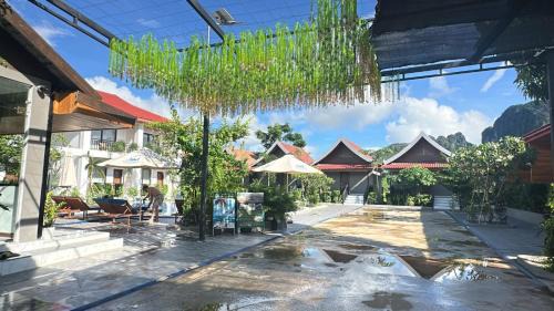 Vang Vieng Resort | Sunset Mountain View Resort