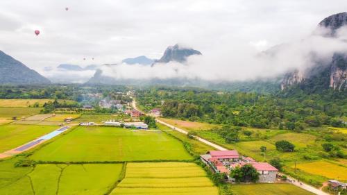 Vang Vieng Resort | Sunset Mountain View Resort
