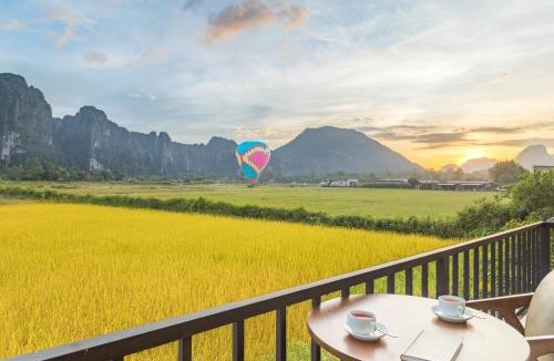 Vang Vieng Resort | Sunset Mountain View Resort