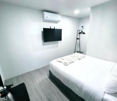 Ao Nang Ski Chalet | Cloud Bed