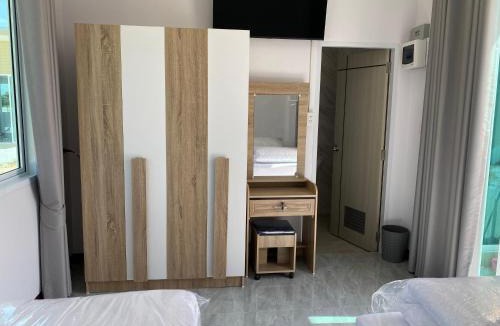 Lat Yao Hotel | Sweet Side Stay