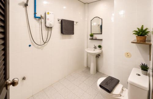 Nanai Road House | Hill Side Patong