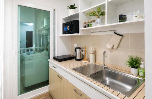 Talat Yai Apartment | Cozy Walk to Phuket Old Town Temple View Gym Pool Wifi Netflix