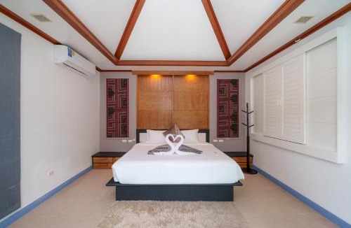 Cherngtalay Villa | Surin 4 Bedrooms Balinese Style Holiday Villa Private Pool Private and Quiet 8-Minute Walk to the Beach New Home Special Offer