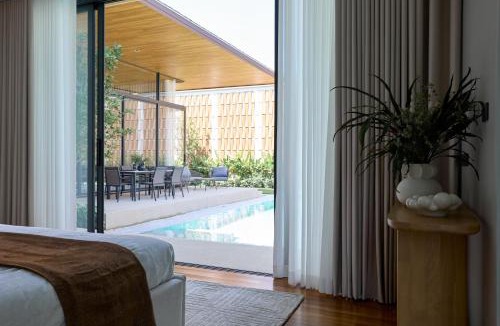 Thep Kasattri Villa | Arana Luxe 3BR Pool Villa at Botanica Four Seasons