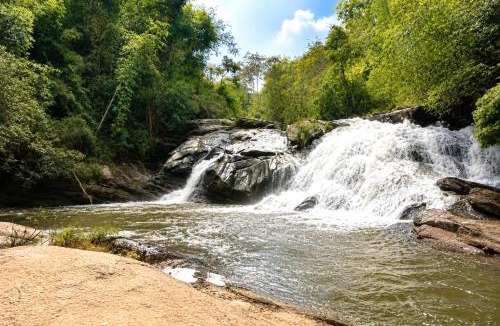 Mae Wang Cabin | Sunny Jungle Waterfall Retreat