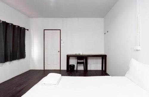 Wat Bowon Niwet Apartment | XX Mitr Inn Khaosan - มิตร อินน์ ตรอกข้าวสาร