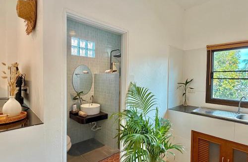 Hin Hong House | Srithanu Boho Home King Bed