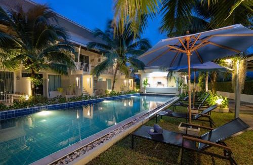 Thep Kasattri Resort | Impress Resort, Phuket - Free scheduled shuttle to Bang Tao Beach