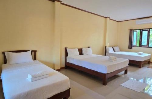 Don Khon House | Nongsak Riverside Guesthouse & Nongsak Guesthouse
