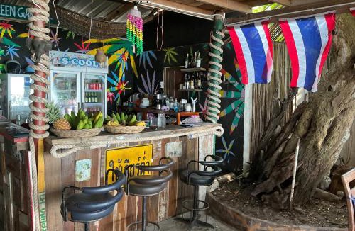 Khong Koi Beach Apartment | Green Garden Bungalow Resort