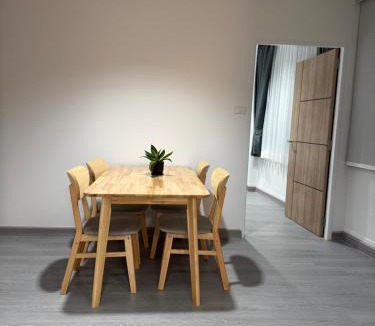 Khlong San Apartment | One Corner