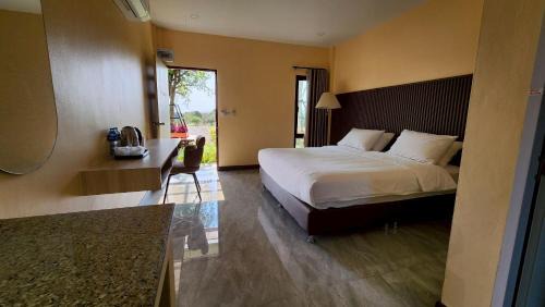 Pak Phraek Hotel | The Y Habitat