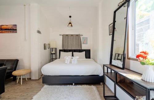 Bang Po Villa | Beachfront Villa with Sunset