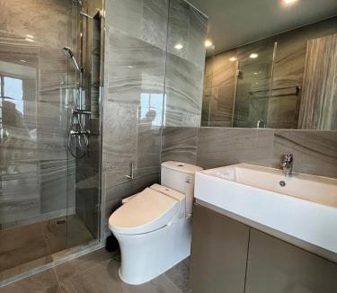 Khlong Tan Apartment | 43F Skyline View BTS Thonglor