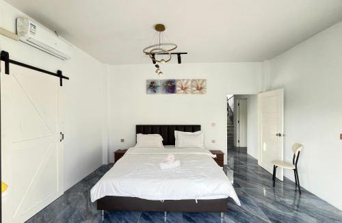 Pattaya Bay Villa | lovely pool villa,9 BR,snooker,BBQ