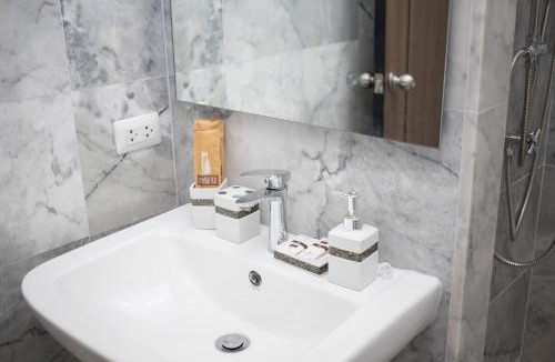 Nai Harn Apartment | VERO Condo 1BR Garden View NBC Nai Harn