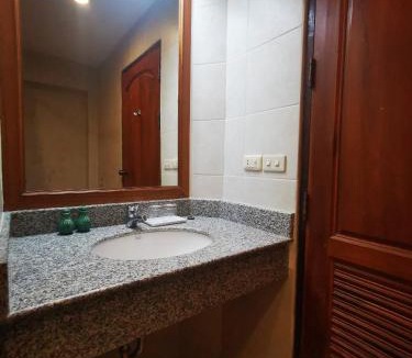San Sai Hotel | Lanna Oriental Maejo