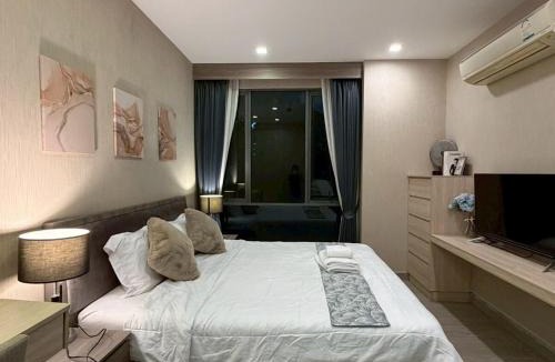Bangkok Central Business District Apartment | 2 Bed 2 Bath Luxury Apartment Next to Convention Center
