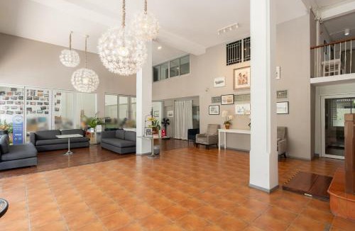Wat Bowon Niwet Hotel | Ratchadamnoen Residence