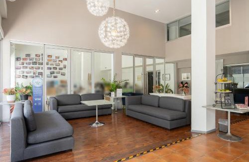 Wat Bowon Niwet Hotel | Ratchadamnoen Residence