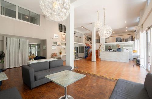 Wat Bowon Niwet Hotel | Ratchadamnoen Residence