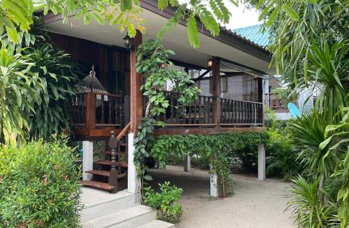 Bang Po House | Boutique Beach Cottage - Steps to Beach
