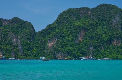 Ko Phi Phi Resort | Bayview Resort Phi Phi Island - Beach Front Resort